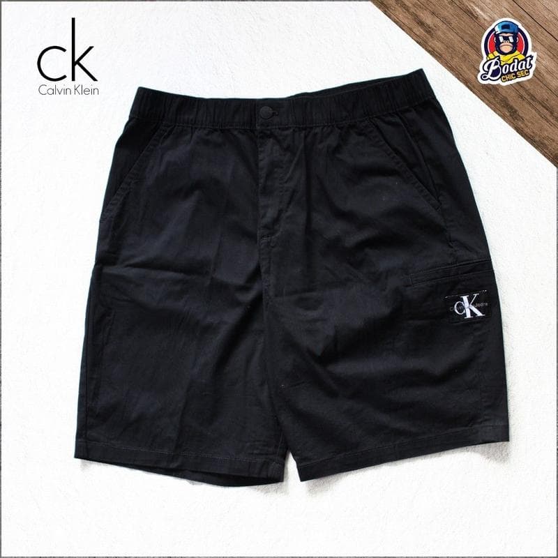Celana Pendek Calvin Klein
